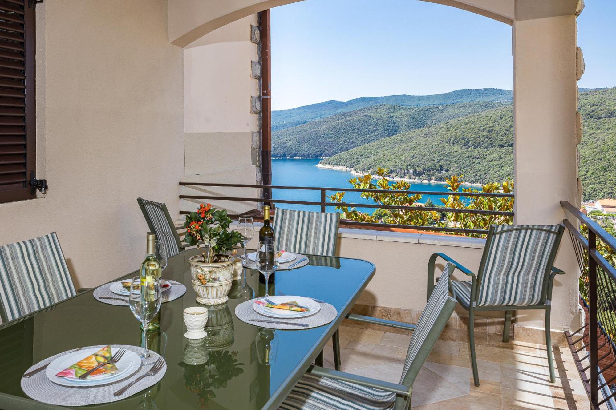 Ladym Apartment Рабац Екстериор снимка